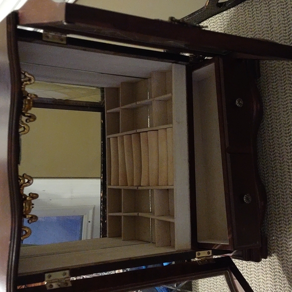 Jewelry Box - Picture 4 of 4